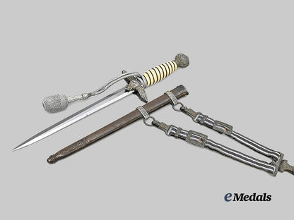 germany,_luftwaffe._an_officer’s_dress_dagger,_with_general’s_hanger,_by_a_l_c_o_s_o_e_medals__g61629_3