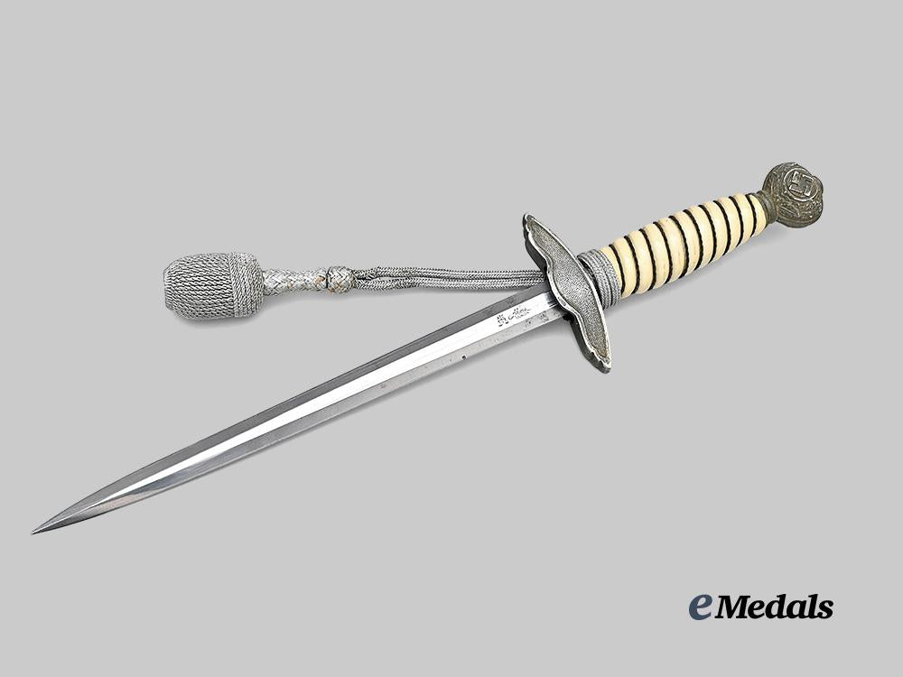 germany,_luftwaffe._an_officer’s_dress_dagger,_with_general’s_hanger,_by_a_l_c_o_s_o_e_medals__g61629_5