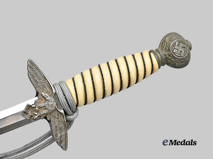 germany,_luftwaffe._an_officer’s_dress_dagger,_with_general’s_hanger,_by_a_l_c_o_s_o_e_medals__g61629_6