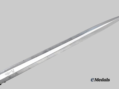 germany,_luftwaffe._an_officer’s_dress_dagger,_with_general’s_hanger,_by_a_l_c_o_s_o_e_medals__g61629_9