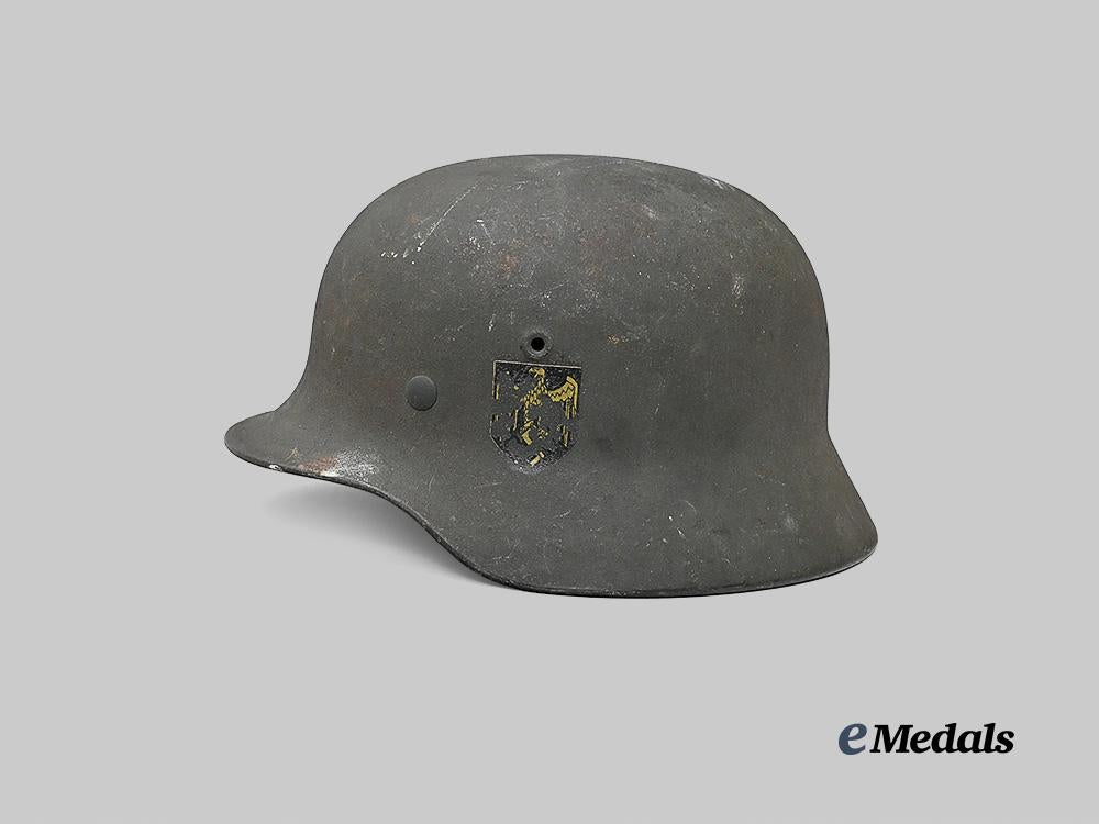 germany,_kriegsmarine._an_m40_stahlhelm,_named_and_single_decal_version,_by_sächsische_emaillier_und_stanzwerke_e_medals__g61635_5