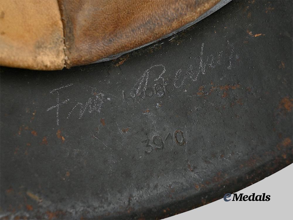 germany,_heer._an_m42_stahlhelm,_by_sächsische_emaillier_und_stanzwerke_e_medals__g61636__10