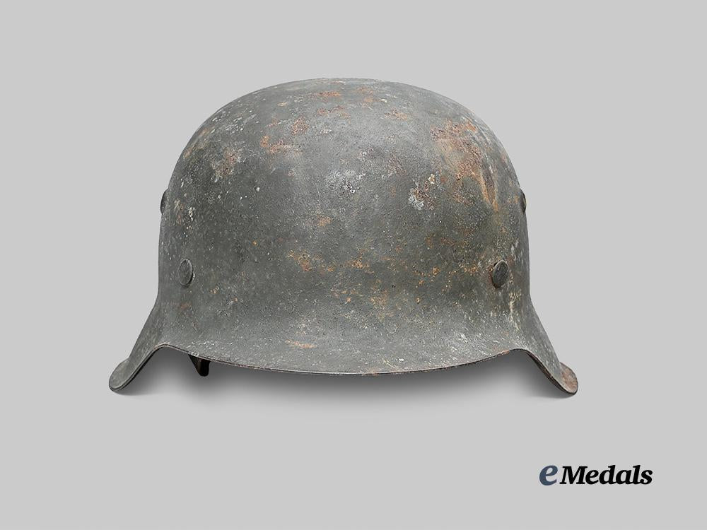 germany,_heer._an_m42_stahlhelm,_by_sächsische_emaillier_und_stanzwerke_e_medals__g61636__2