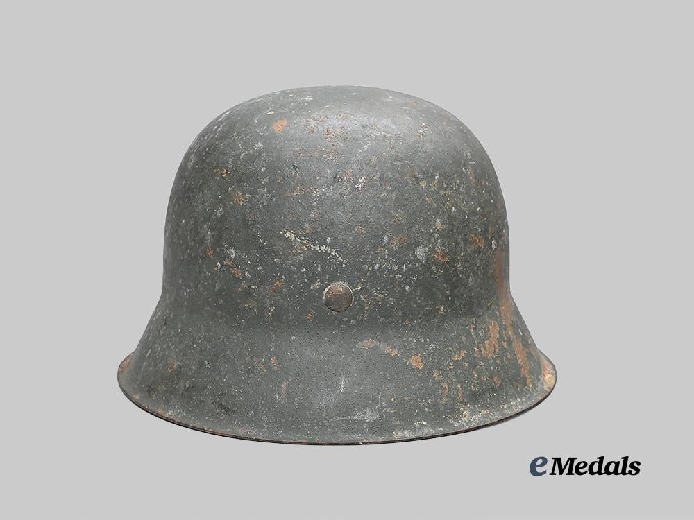germany,_heer._an_m42_stahlhelm,_by_sächsische_emaillier_und_stanzwerke_e_medals__g61636__7