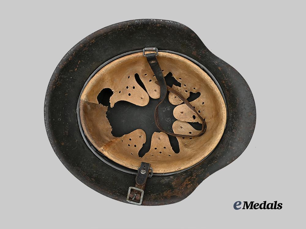 germany,_heer._an_m42_stahlhelm,_by_sächsische_emaillier_und_stanzwerke_e_medals__g61636__9