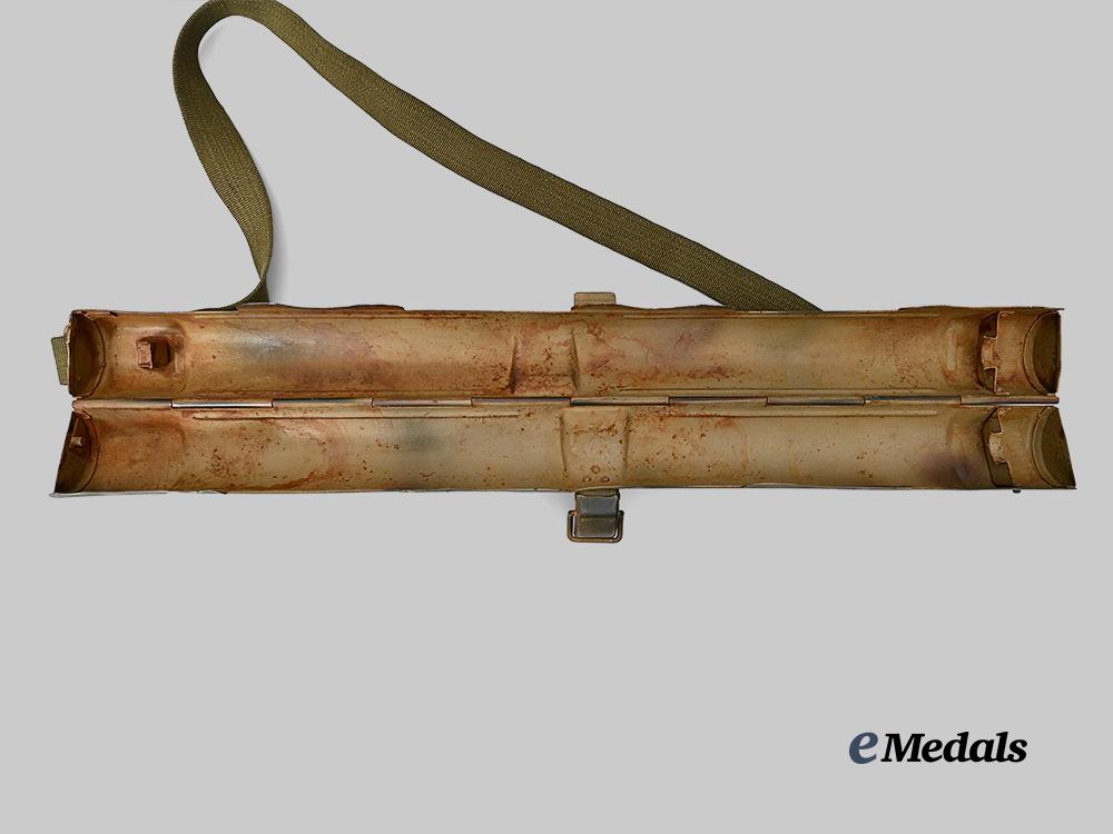 germany,_wehrmacht._an_m_g42_barrel_carrier_e_medals__g61637_2