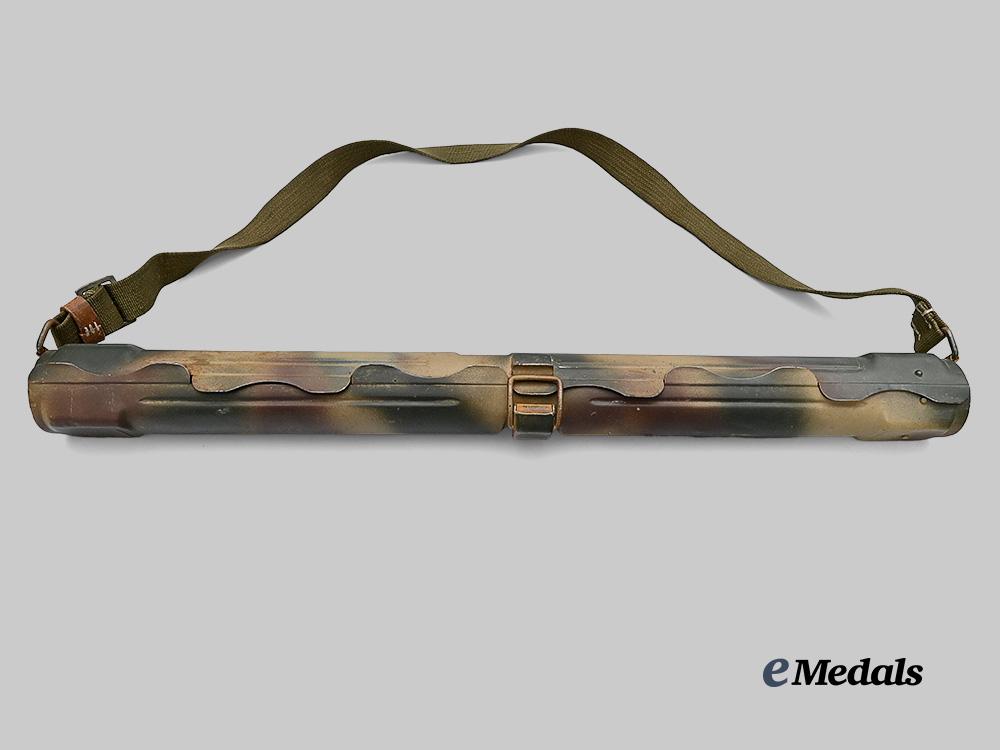 germany,_wehrmacht._an_m_g42_barrel_carrier_e_medals__g61637_4