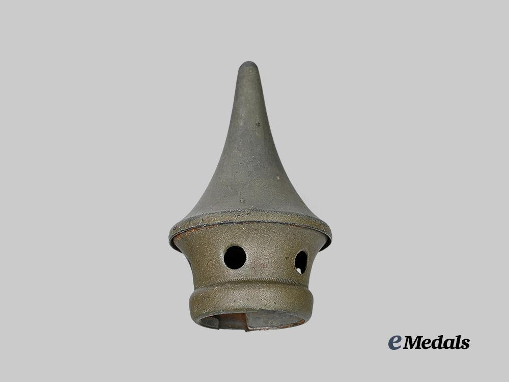 germany,_imperial._a_pair_of_accessories_for_a_prussian_model1915_pickelhaube_e_medals__g61639_8