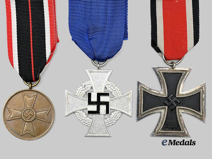 germany,_wehrmacht._a_mixed_lot_of_awards_for_military_and_civil_service_e_medals__g61641_3