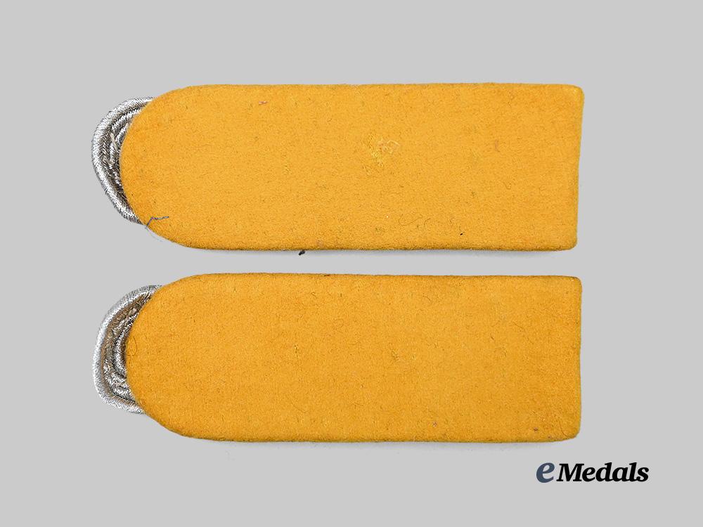 germany,_luftwaffe._a_pair_of_flight_personnel/_fallschirmjäger_oberstleutnant_shoulder_boards_e_medals__g61643_3