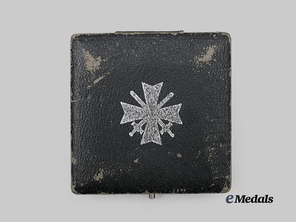 germany,_wehrmacht._a_war_merit_cross_i_class_with_swords_and_case,_by_deschler&_sohn_e_medals__g61648_2