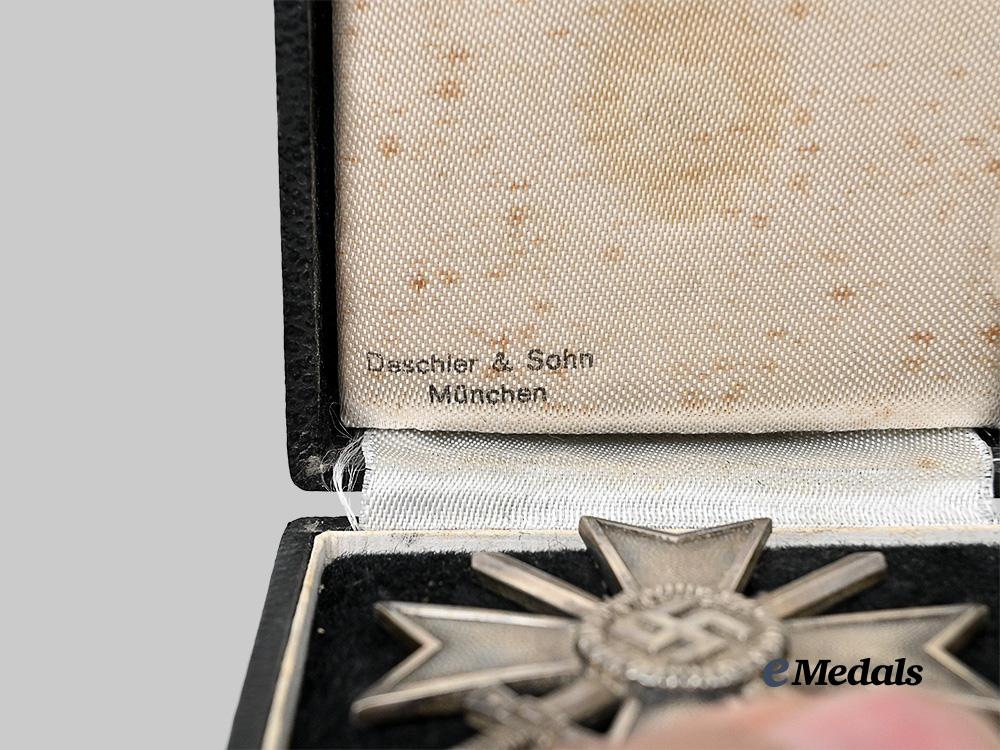 germany,_wehrmacht._a_war_merit_cross_i_class_with_swords_and_case,_by_deschler&_sohn_e_medals__g61648_3