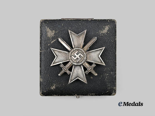 germany,_wehrmacht._a_war_merit_cross_i_class_with_swords_and_case,_by_deschler&_sohn_e_medals__g61648_5