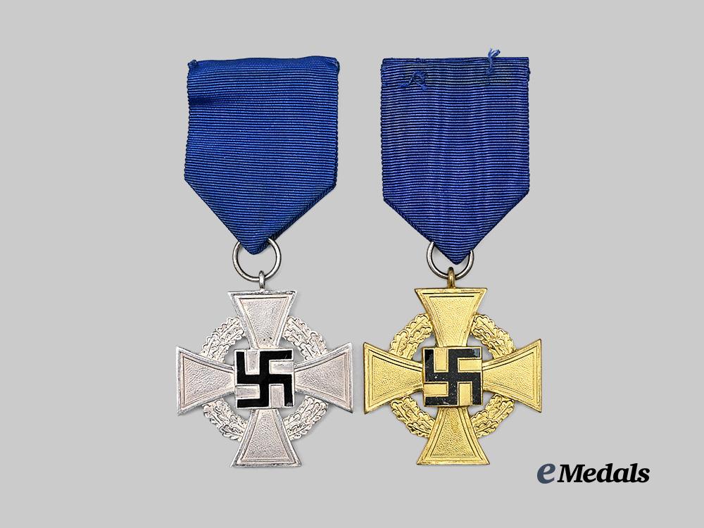 germany,_third_reich._a_pair_of_civil_faithful_service_awards,_for25_and40_years_e_medals__g61651_2