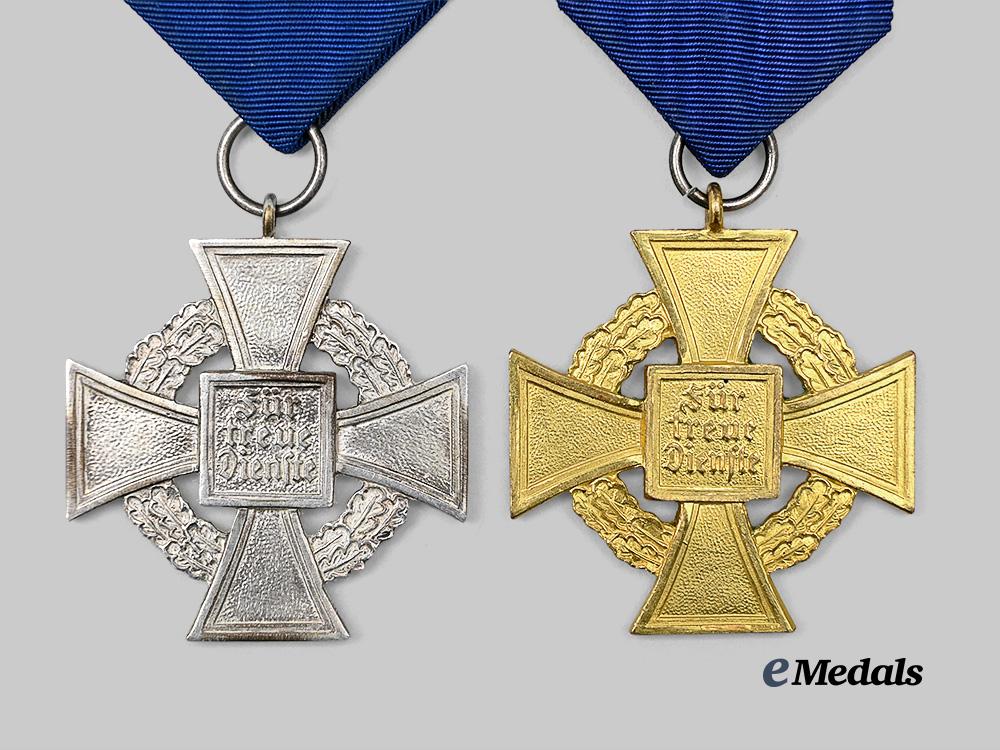 germany,_third_reich._a_pair_of_civil_faithful_service_awards,_for25_and40_years_e_medals__g61651_5
