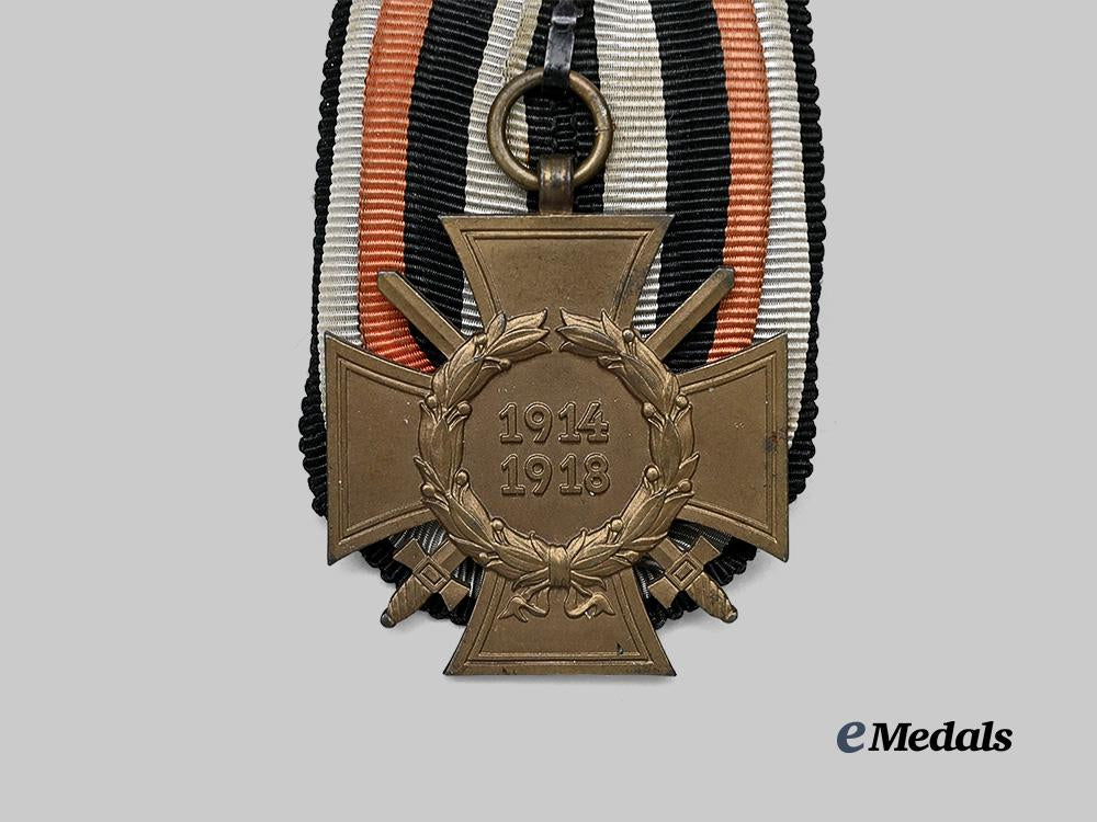 germany,_third_reich._an_honour_cross_of_the_world_war1914/1918_for_combatants,_on_parade_mount,_by_heinrich_kissing_e_medals__g61657_3