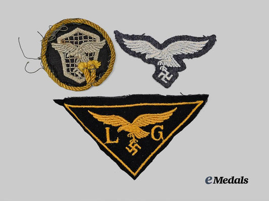 germany,_luftwaffe._a_mixed_lot_of_cloth_insignia_e_medals__g61658_2