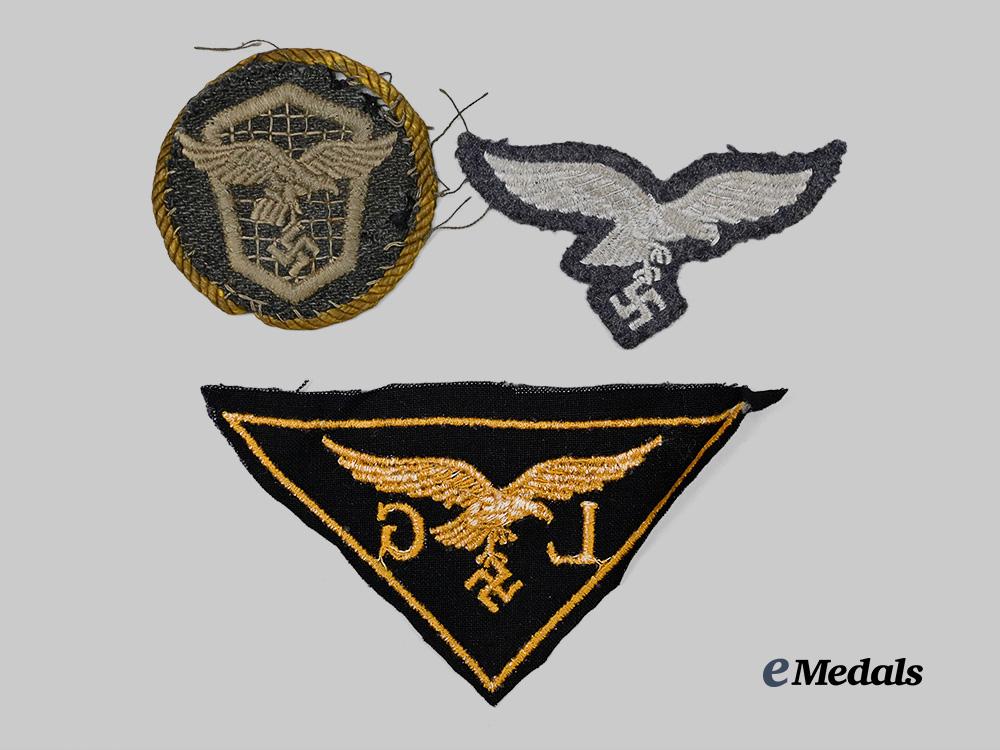 germany,_luftwaffe._a_mixed_lot_of_cloth_insignia_e_medals__g61658_3