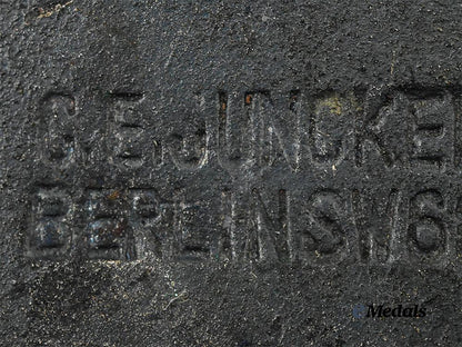 germany,_luftwaffe._a_flak_badge,_second_pattern,_by_c._e._juncker_e_medals__g61694_5