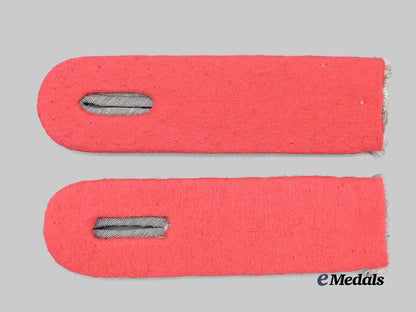 germany,_heer._a_pair_of_panzer_troops_leutnant_shoulder_boards_e_medals__g61704_3