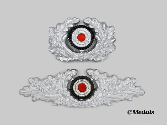 germany,_third_reich._a_pair_of_mint_cap_cockades_for_heer_and_forestry_personnel_e_medals__g61707_2