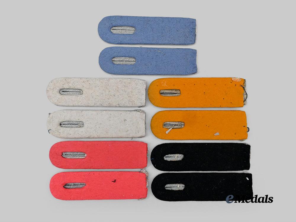 germany,_heer._a_mixed_lot_of_shoulder_boards_for_leutnant_ranks_e_medals__g61713_4