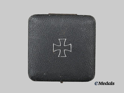 germany,_wehrmacht._a1939_iron_cross_i_class,_brass_core_version_with_case,_by_ferdinand_hoffstätter_e_medals__g61717_2