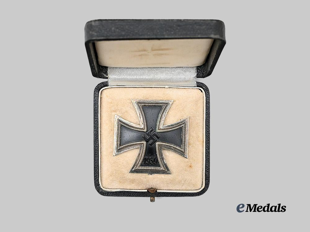 germany,_wehrmacht._a1939_iron_cross_i_class,_brass_core_version_with_case,_by_ferdinand_hoffstätter_e_medals__g61717_3