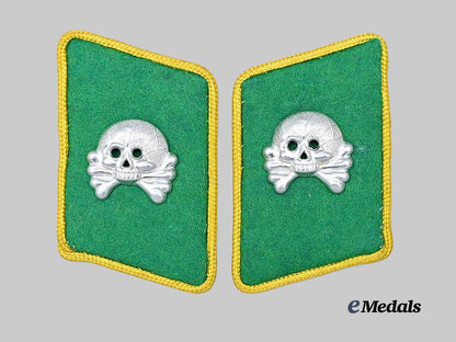 germany,_luftwaffe._a_rare_set_of_field_divisions_armoured_reconnaissance_collar_tabs_e_medals__g61723_2