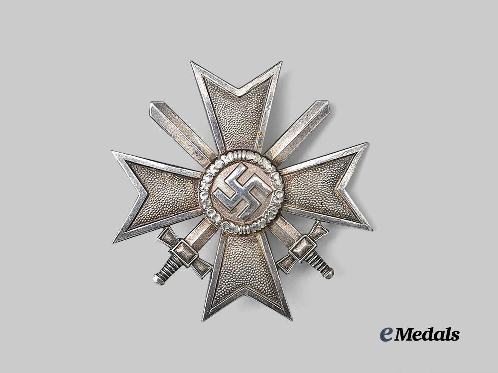 germany,_wehrmacht._a_war_merit_cross_i_class_with_swords_and_case,_by_julius_bauer&_söhne_e_medals__g61724_5