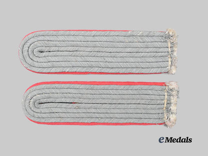germany,_heer._a_set_of_panzer_troops_leutnant_shoulder_boards_e_medals__g61726_2
