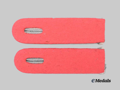germany,_heer._a_set_of_panzer_troops_leutnant_shoulder_boards_e_medals__g61726_3