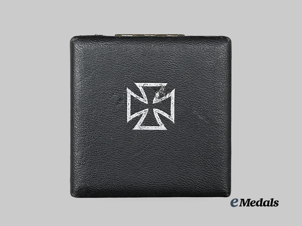germany,_wehrmacht._a1939_iron_cross_i_class,_with_case,_by_c._f._zimmermann_e_medals__g61729_2