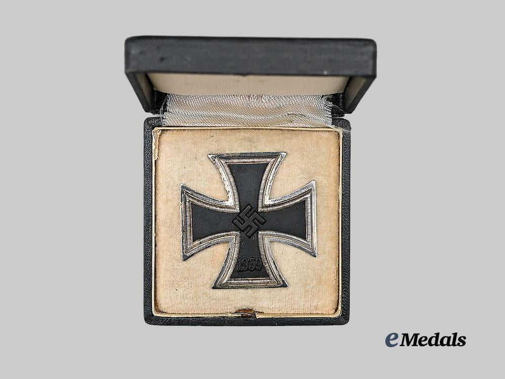 germany,_wehrmacht._a1939_iron_cross_i_class,_with_case,_by_c._f._zimmermann_e_medals__g61729_3