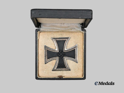 germany,_wehrmacht._a1939_iron_cross_i_class,_with_case,_by_c._f._zimmermann_e_medals__g61729_3