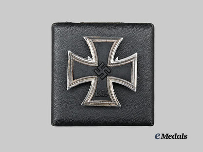 germany,_wehrmacht._a1939_iron_cross_i_class,_with_case,_by_c._f._zimmermann_e_medals__g61729_4