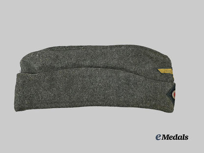 germany,_kriegsmarine._a_coastal_artillery_overseas_cap,_owner-_attributed,_by_société_chapelière_parisienne_e_medals__g61732_3