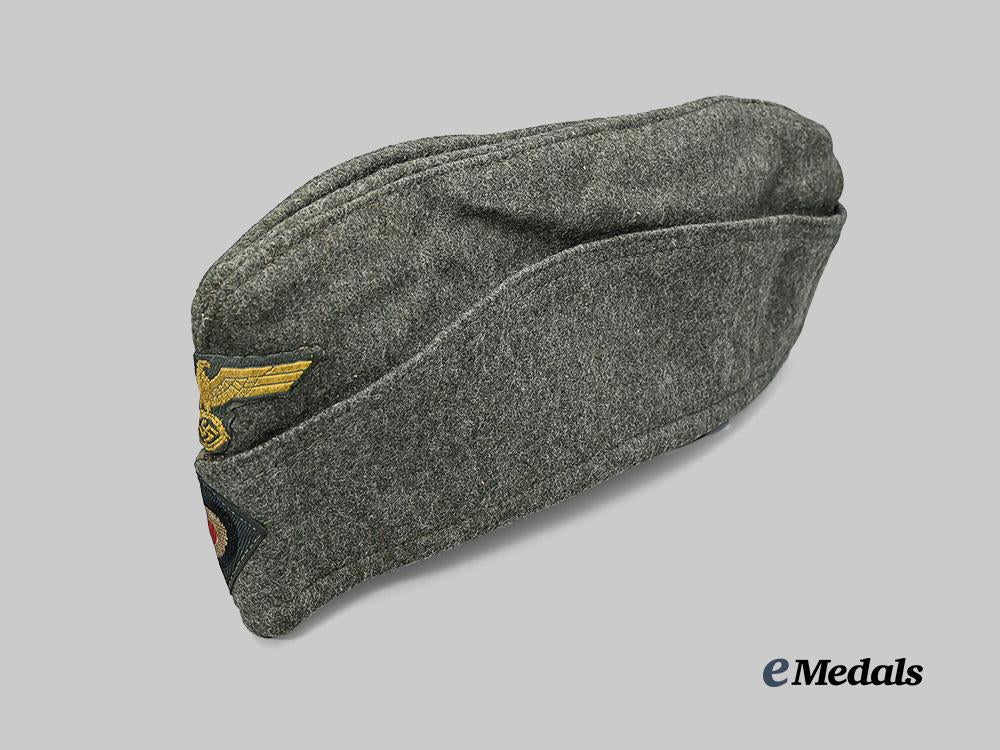 germany,_kriegsmarine._a_coastal_artillery_overseas_cap,_owner-_attributed,_by_société_chapelière_parisienne_e_medals__g61732_4