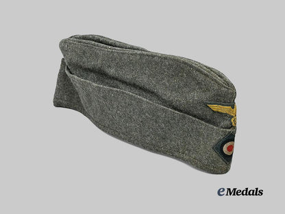 germany,_kriegsmarine._a_coastal_artillery_overseas_cap,_owner-_attributed,_by_société_chapelière_parisienne_e_medals__g61732_5