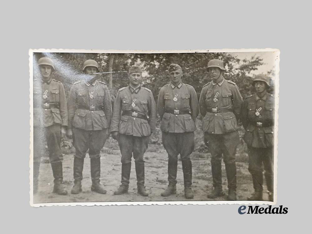 germany,_wehrmacht._a1939_iron_cross_i_i_class,_with_recipient_photo_e_medals__g61735_3