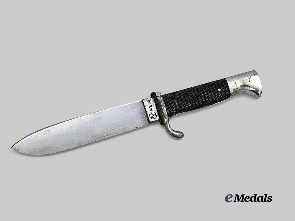 germany,_h_j._a_member’s_knife,_by_e.&_f._hörster_e_medals__g61739_5