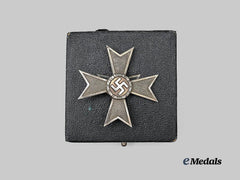 Germany, Wehrmacht. A War Merit Cross I Class, with Case, by Steinhauer & Lück