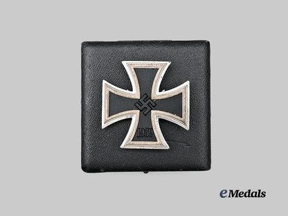germany,_wehrmacht._a1939_iron_cross_i_class,_with_case,_by_c._f._zimmermann_e_medals__g61756_4