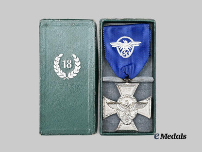 germany,_ordnungspolizei._an18-_year_long_service_award,_with_case_e_medals__g61769_3
