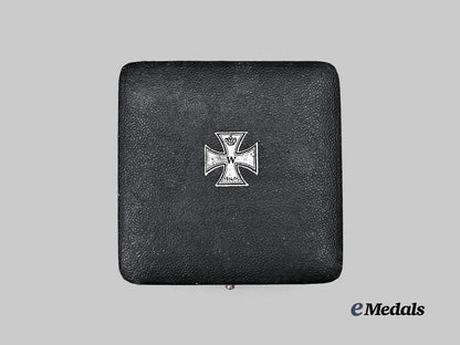 germany,_imperial._a1914_iron_cross_i_class,_privately-_purchased_example,_with_case_e_medals__g61773_2
