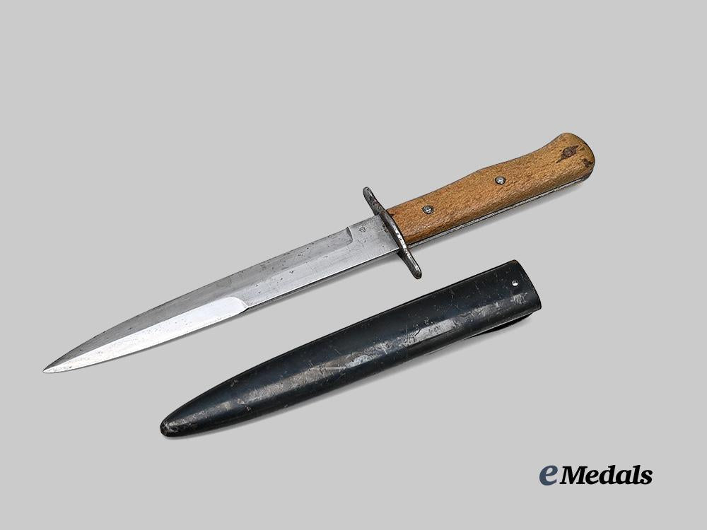 germany,_wehrmacht._a_boot_knife_for_close_combat_e_medals__g61794_3