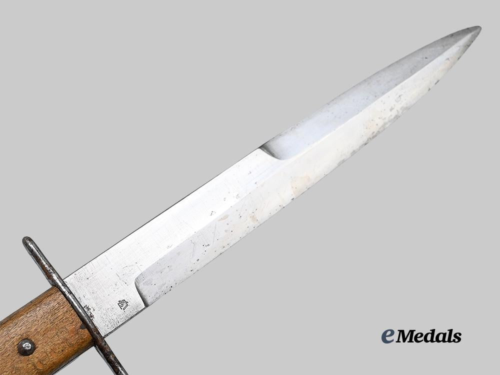 germany,_wehrmacht._a_boot_knife_for_close_combat_e_medals__g61794_8