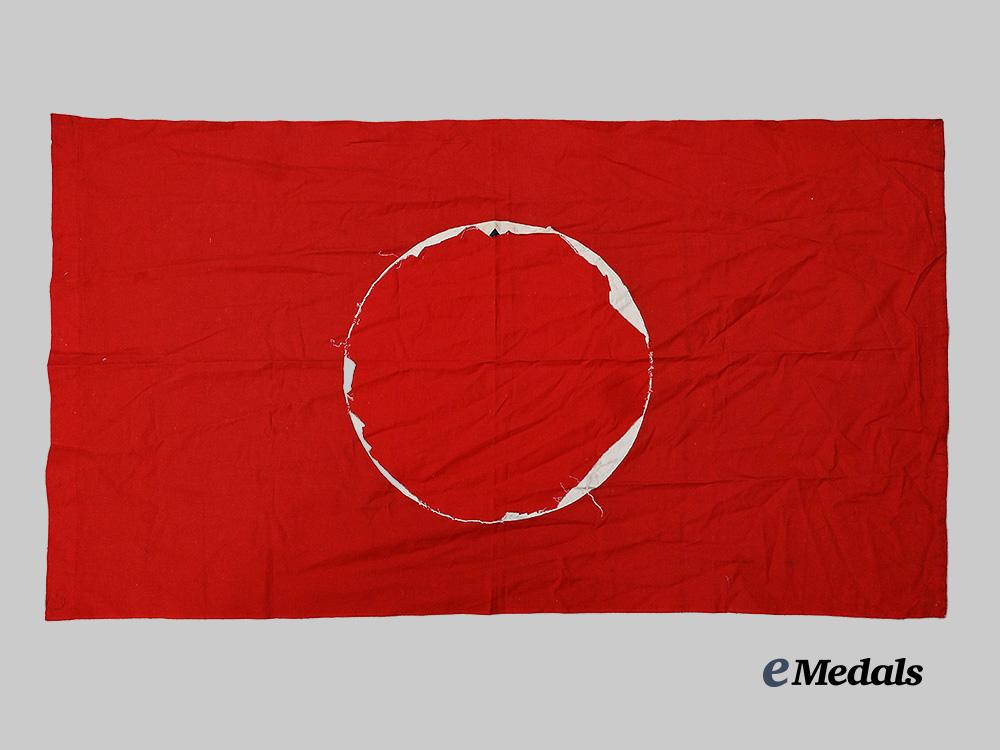 germany,_third_reich._a_pair_of_national_flags,_stripped_of_insignia,_allied_serviceman_souvenirs_e_medals__g61797_5