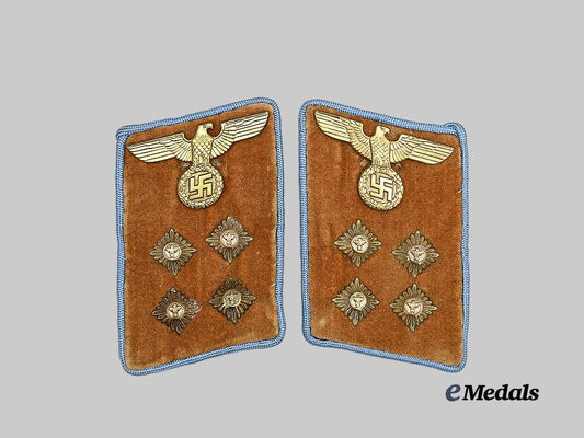 germany,_n_s_d_a_p._a_set_of_orts-_level_gemeinschaftsleiter_collar_tabs_e_medals__g61808_2