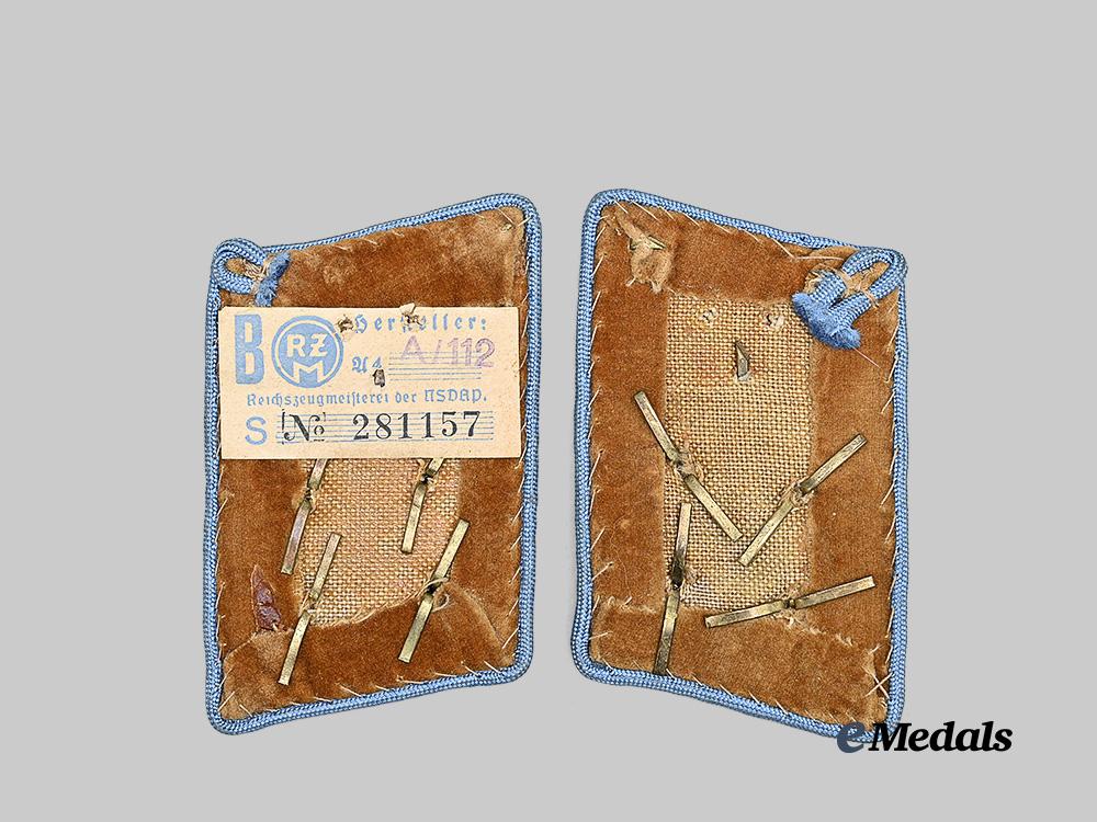 germany,_n_s_d_a_p._a_set_of_orts-_level_gemeinschaftsleiter_collar_tabs_e_medals__g61808_3